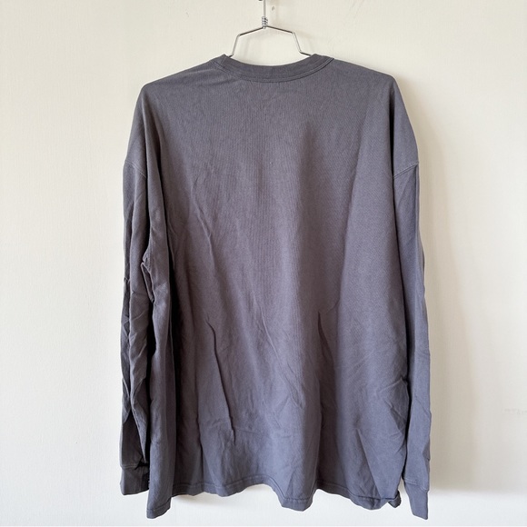 Nike Long Sleeve T-shirt Size XL - Picture 3 of 3